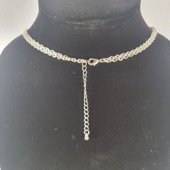 Silver-Tone Chunky Abstract Retro Chain Interlocking Link 29" Necklace - Picture 3 of 3